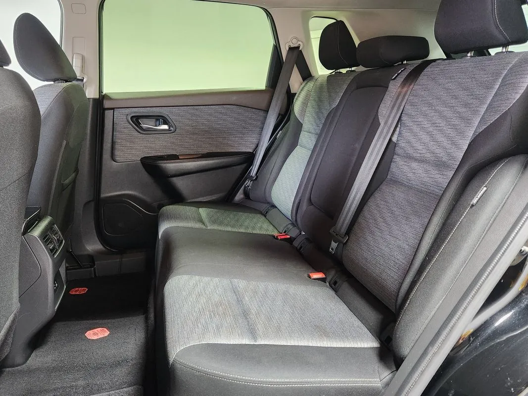 Nissan Rogue photo 13