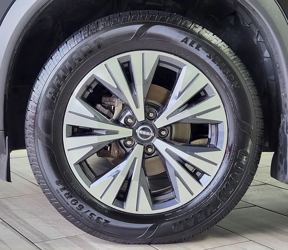 Nissan Rogue photo 9