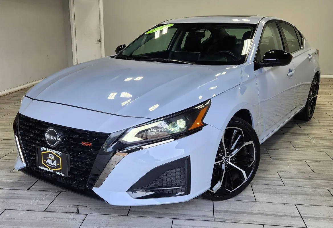 Gray 2023 Nissan Altima SR FWD for sale in Philadelphia, PA