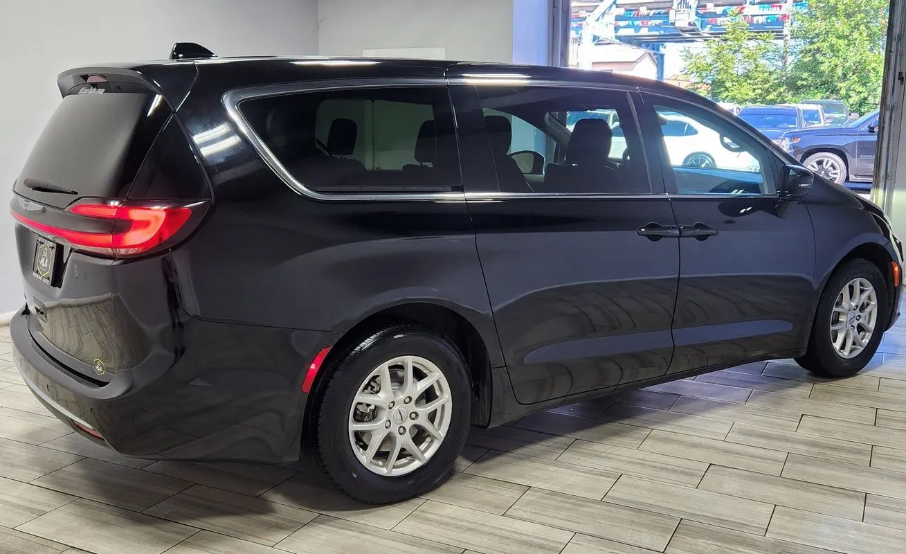 More photos of 2024 Chrysler Pacifica Touring L at Torresdale Ave, PA