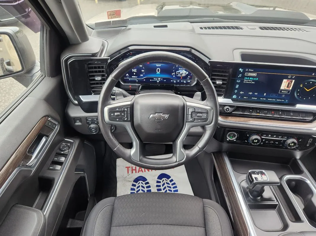 Chevrolet Silverado photo 15