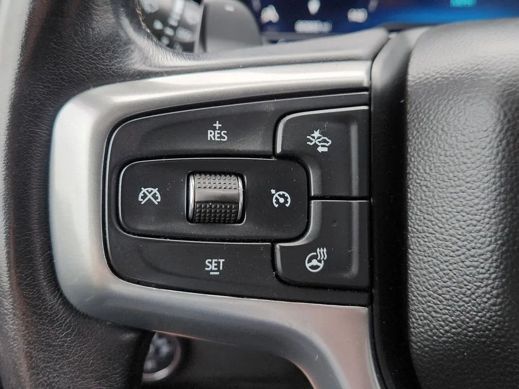 Chevrolet Silverado photo 16