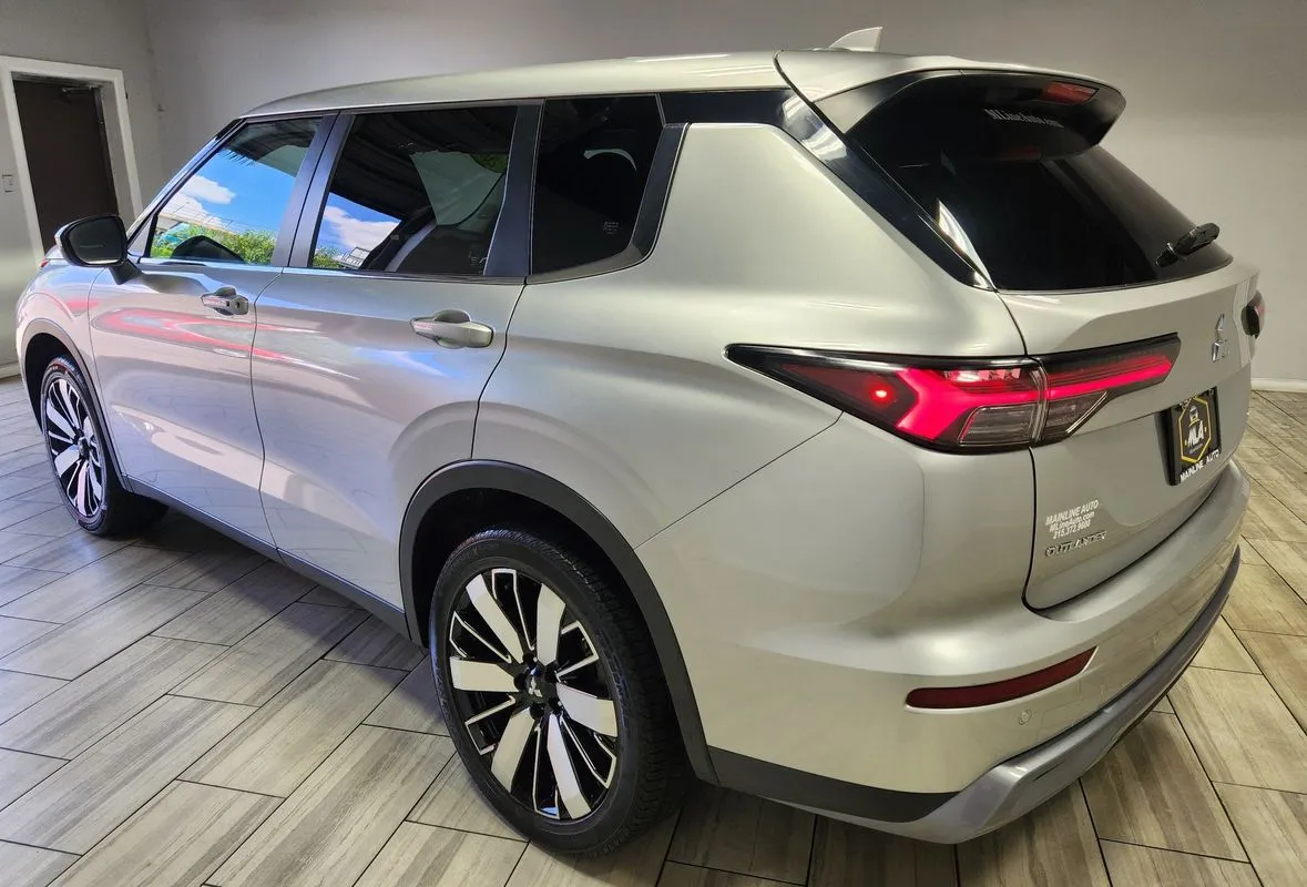 Another view of 2025 Mitsubishi Outlander SE 2.5 S-AWC for sale in Philadelphia, PA at Torresdale Ave