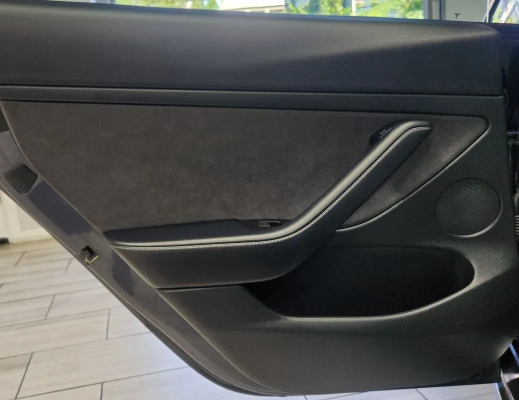 Tesla Model 3 photo 12