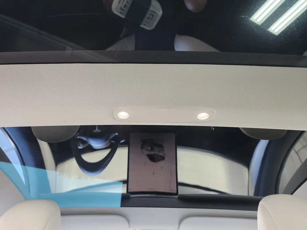 Tesla Model 3 photo 15