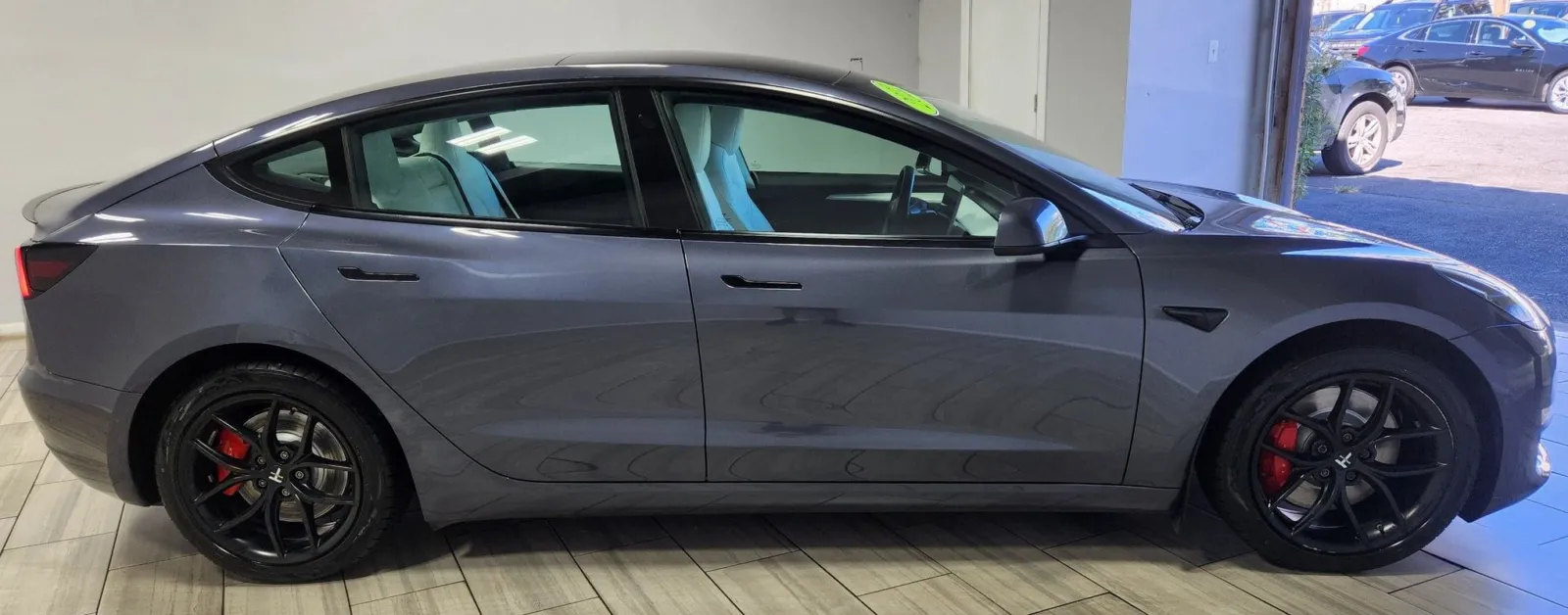 Tesla Model 3 photo 6