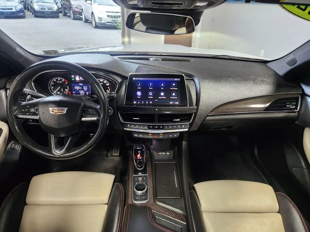 Cadillac CT5 photo 16