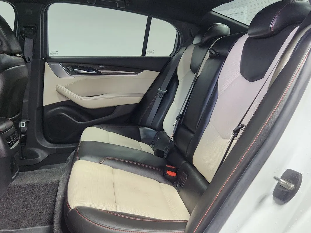 Cadillac CT5 photo 13