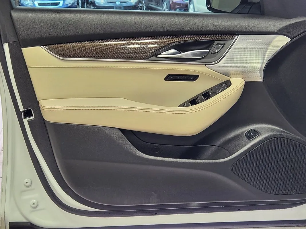 Cadillac CT5 photo 10