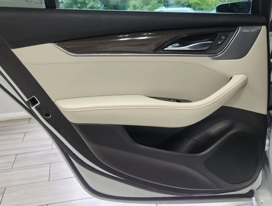 Cadillac CT5 photo 12