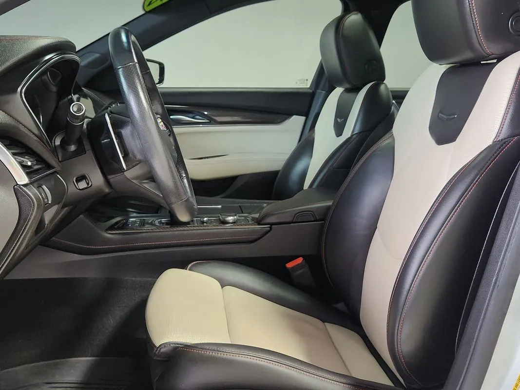 Cadillac CT5 photo 11