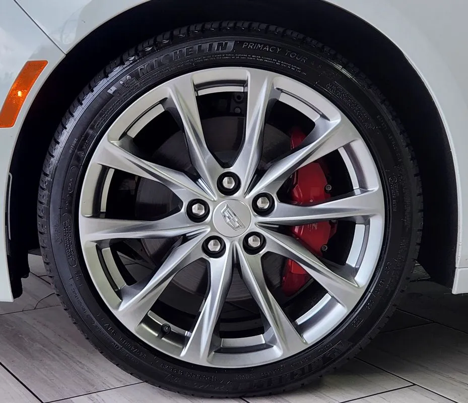 Cadillac CT5 photo 9