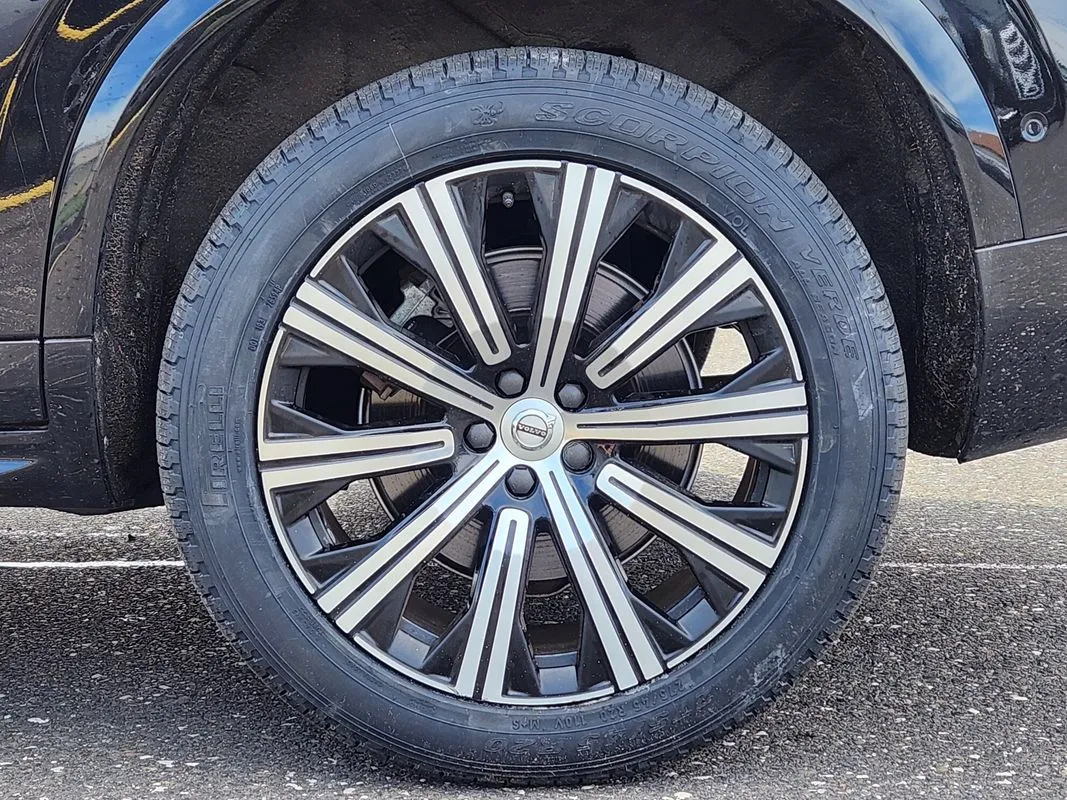 Volvo XC90 photo 9