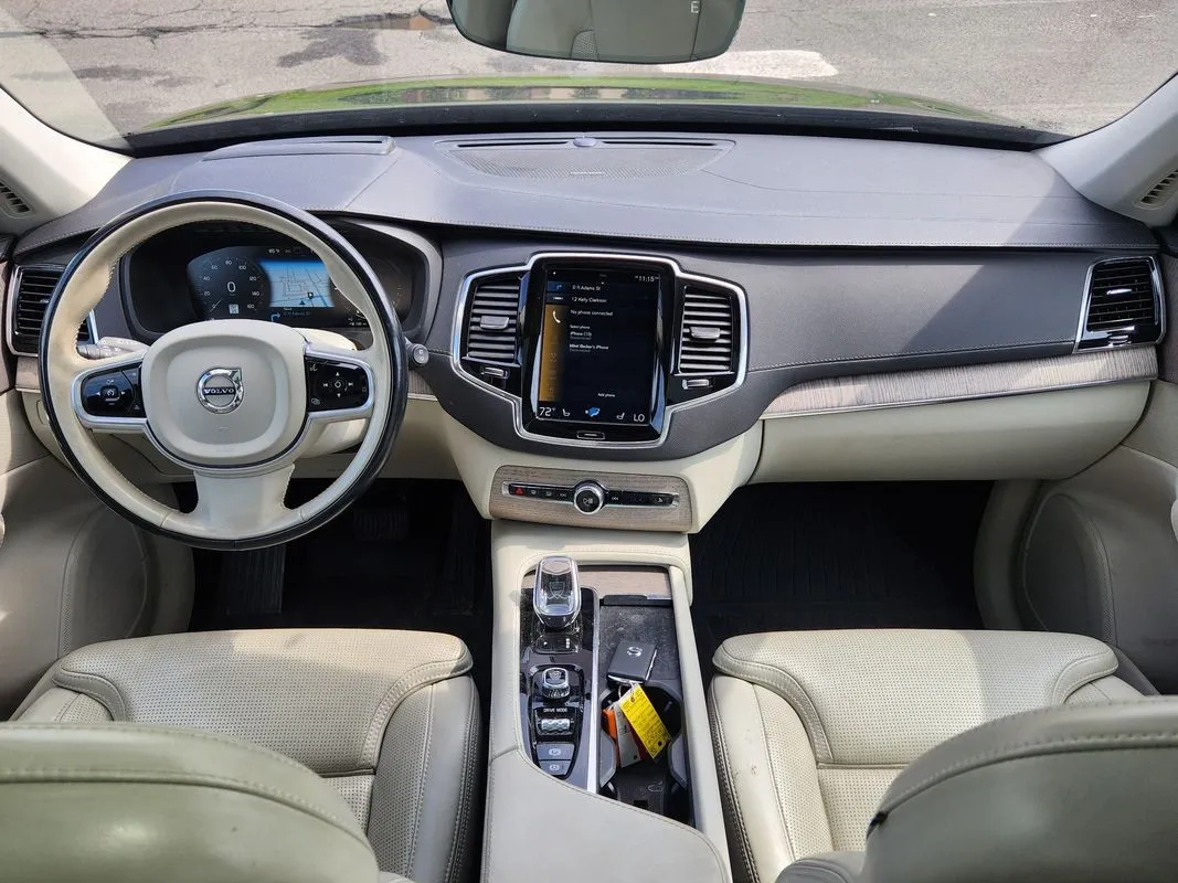 Volvo XC90 photo 17