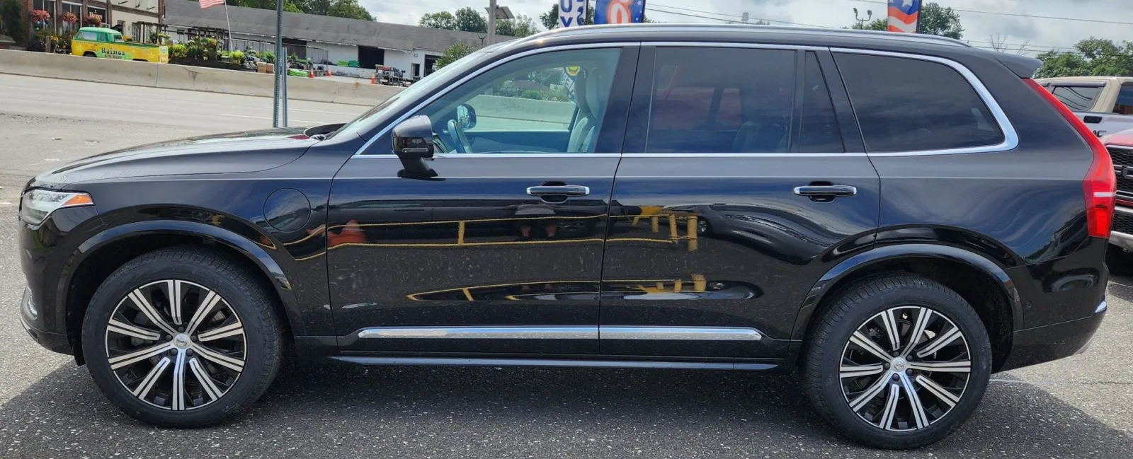 Photos of 2021 Volvo XC90 Recharge Plug-I T8 Inscription 6 Passenger for sale in Philadelphia, PA at Torresdale Ave