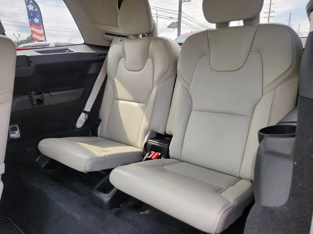 Volvo XC90 photo 14