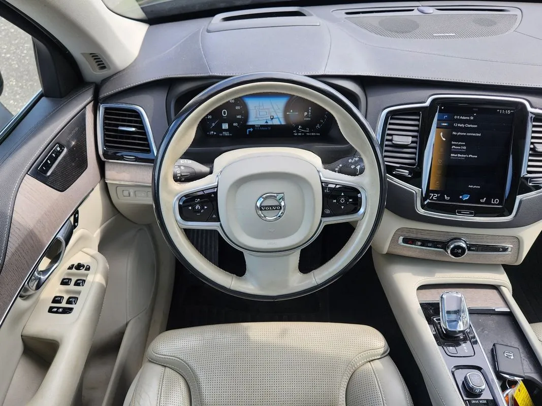 Volvo XC90 photo 18