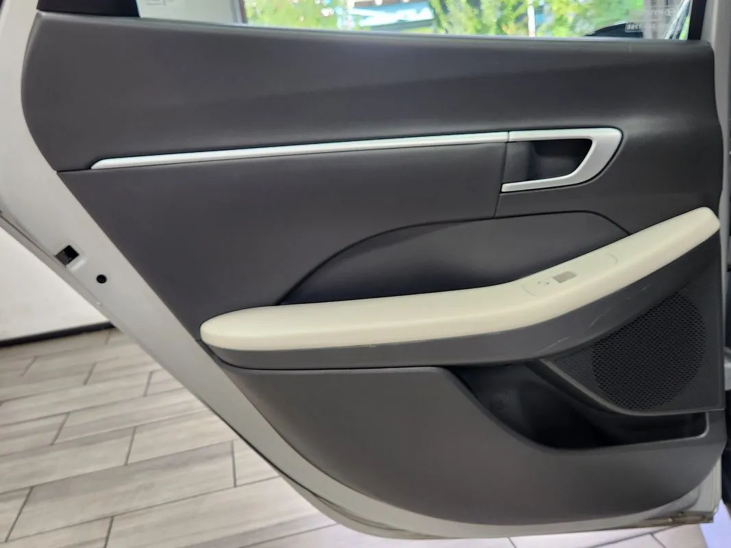 Hyundai Sonata photo 12