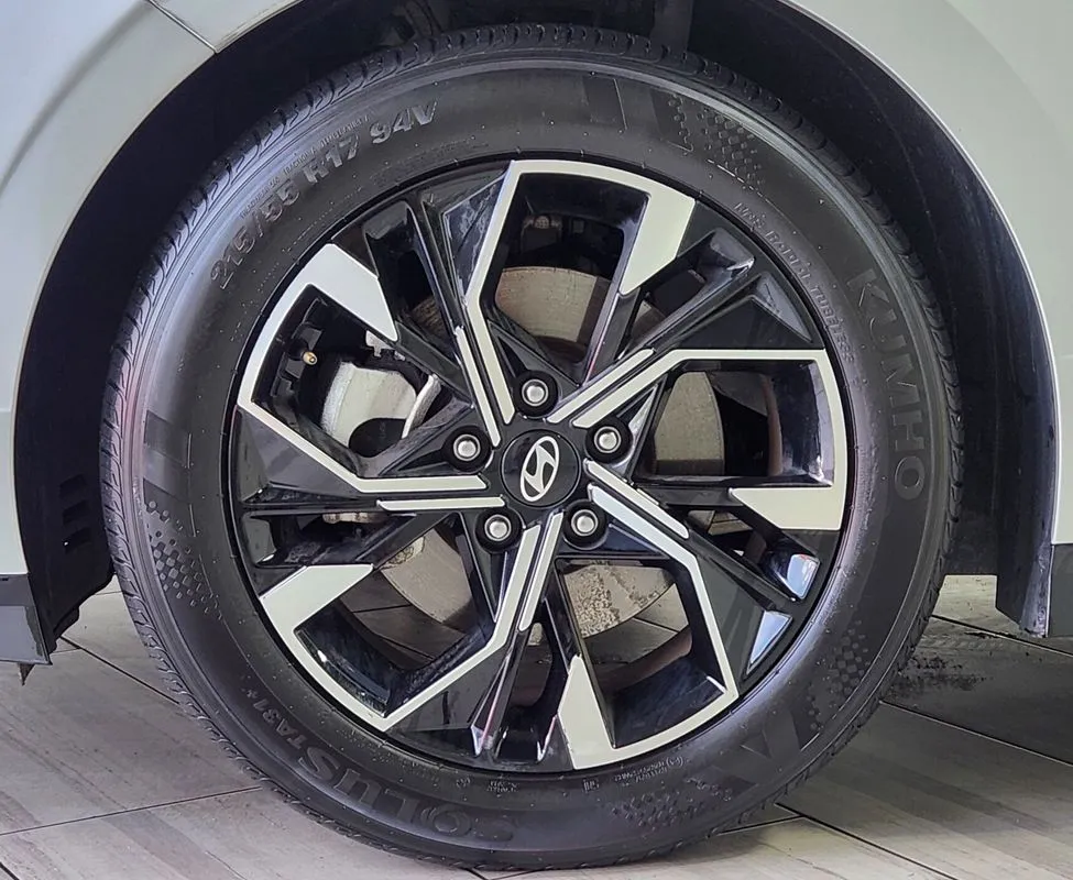 Hyundai Sonata photo 9