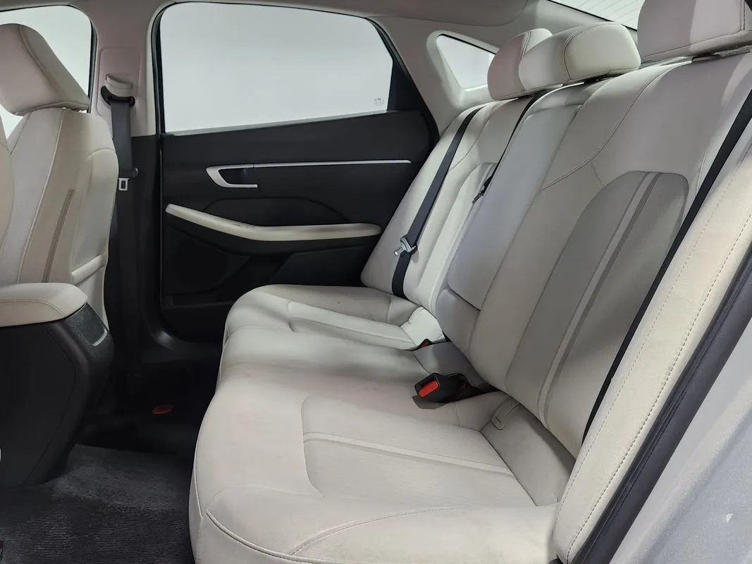 Hyundai Sonata photo 13