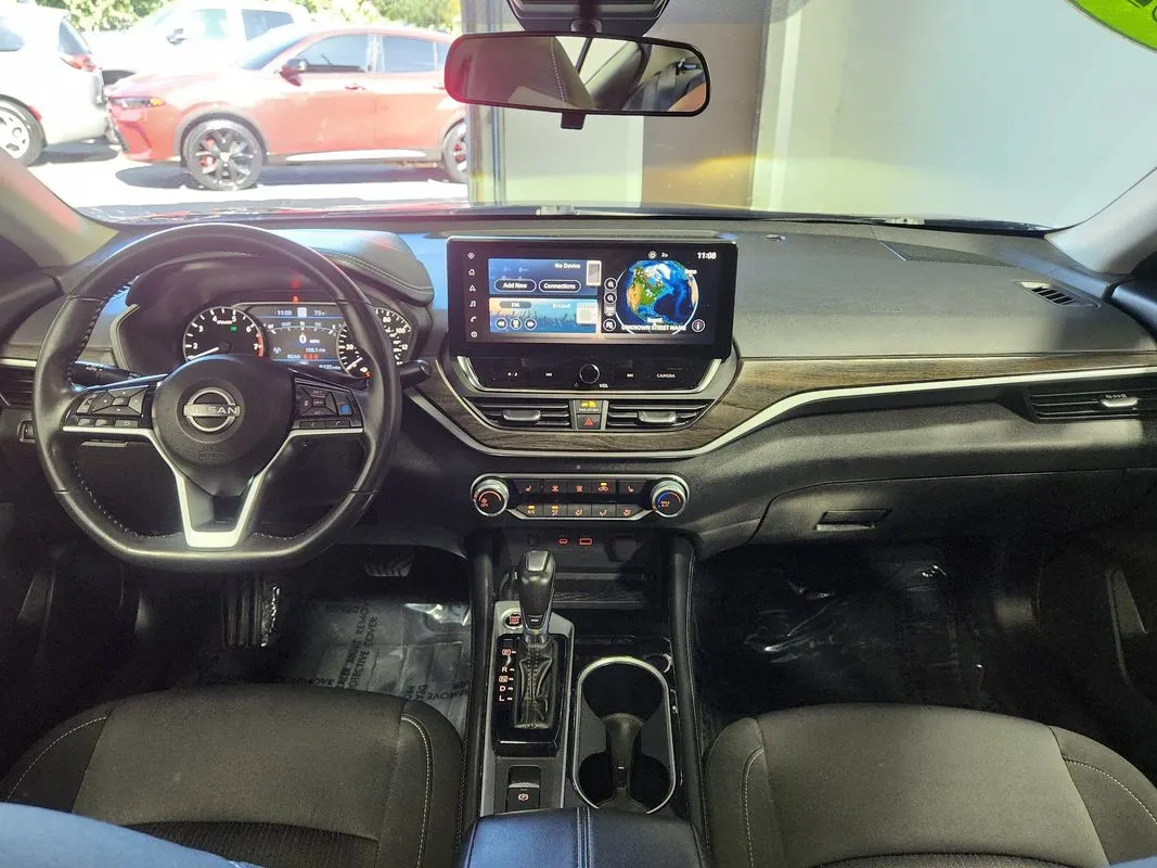 Nissan Altima photo 16