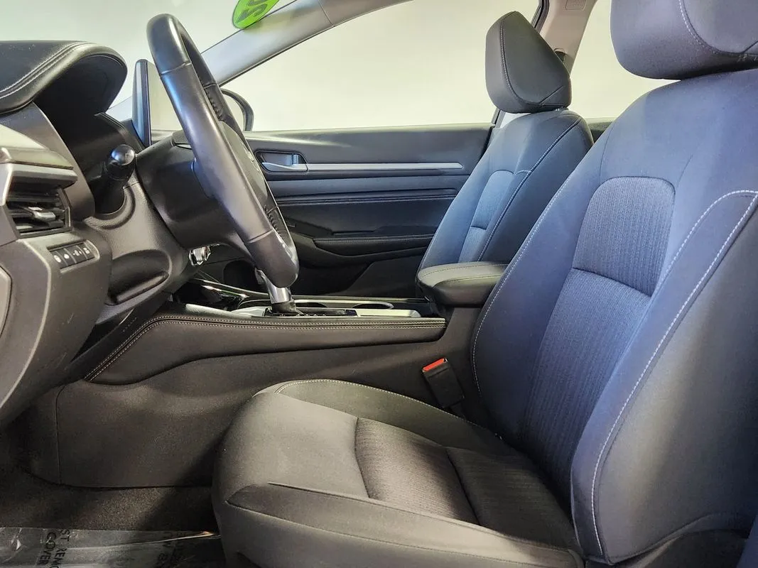 Nissan Altima photo 11