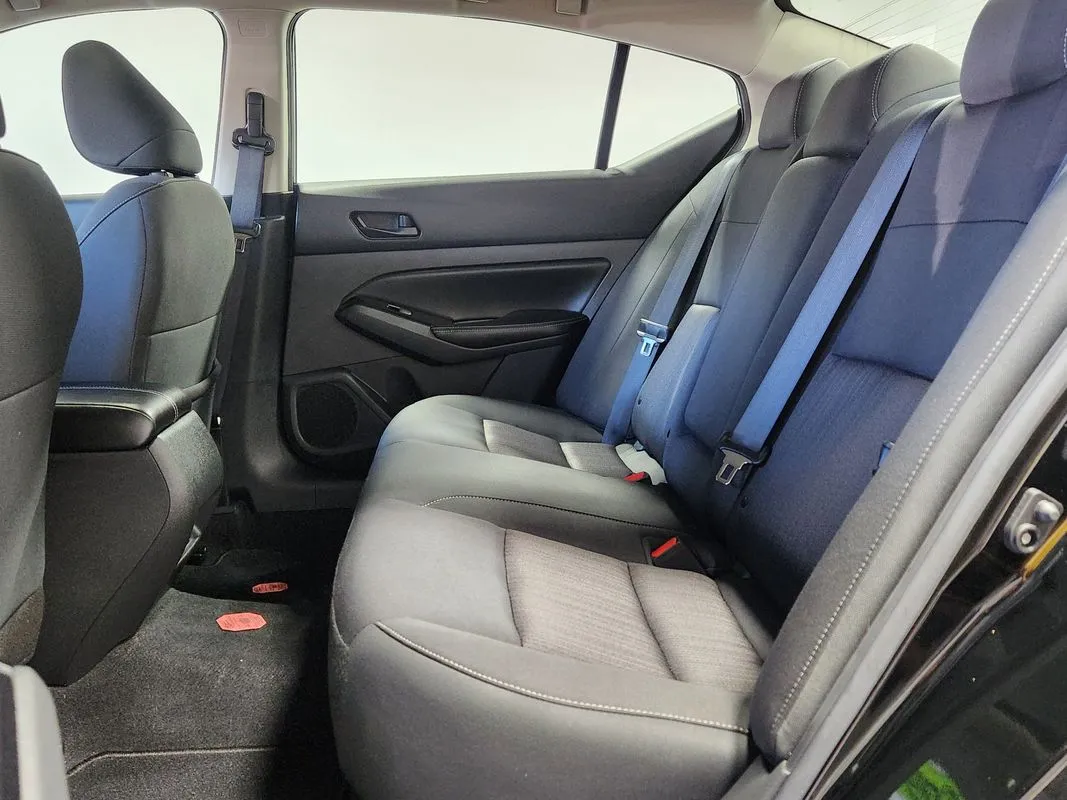 Nissan Altima photo 13