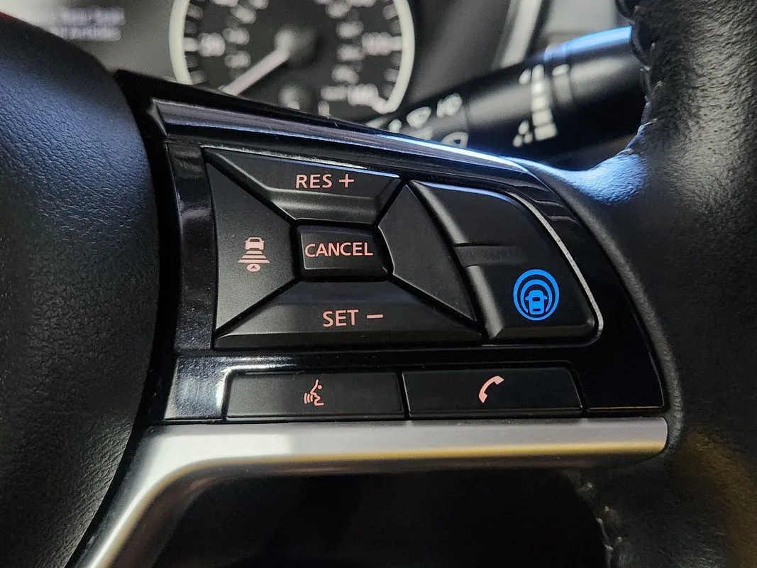 Nissan Altima photo 18