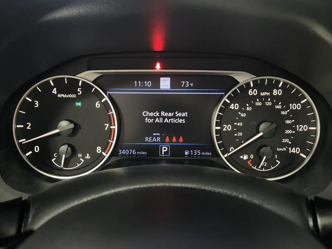 Nissan Altima photo 19