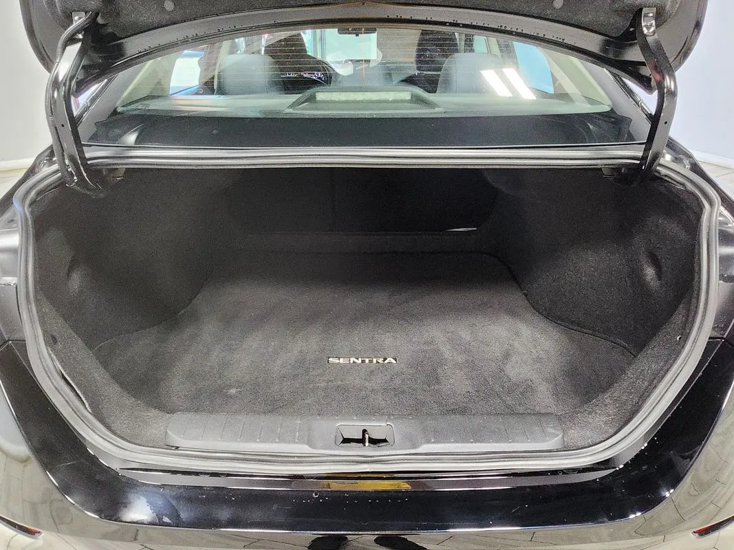 Nissan Sentra photo 14
