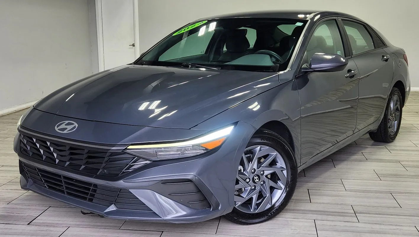 Gray 2024 Hyundai Elantra SEL for sale in Philadelphia, PA