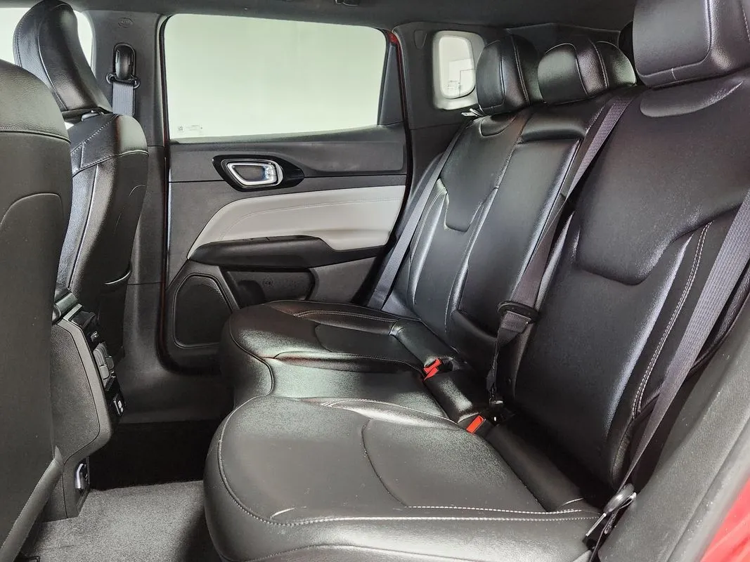 Jeep Compass photo 13