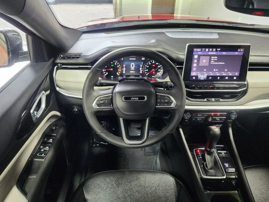 Jeep Compass photo 16