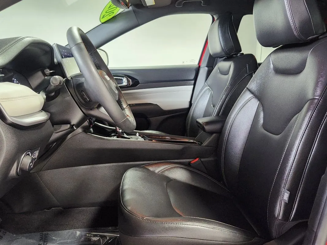 Jeep Compass photo 11
