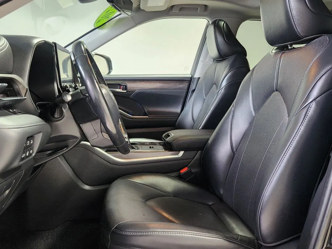 Toyota Highlander photo 11