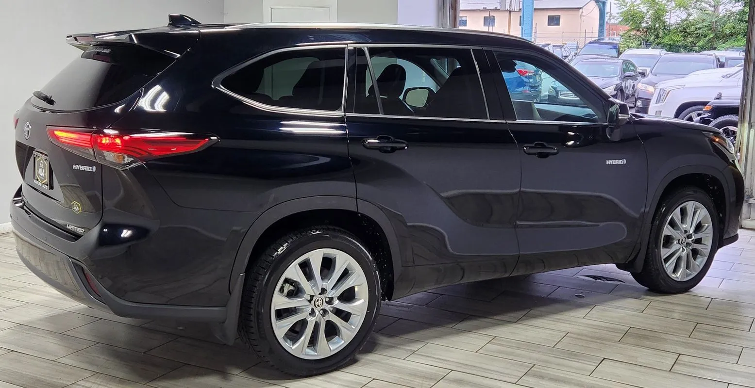 More photos of 2021 Toyota Highlander Limited at Torresdale Ave, PA