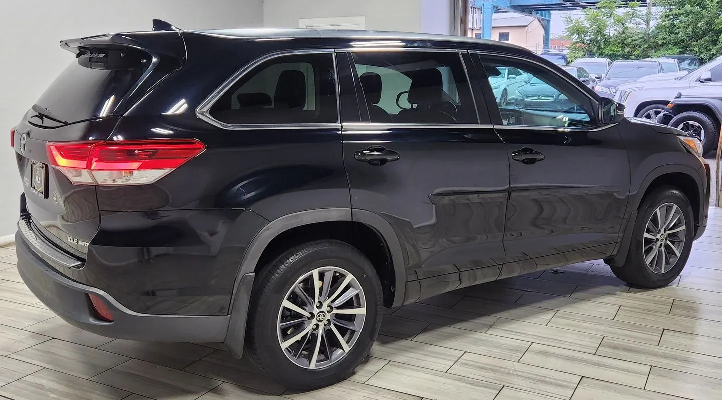 More photos of 2018 Toyota Highlander XLE at Torresdale Ave, PA