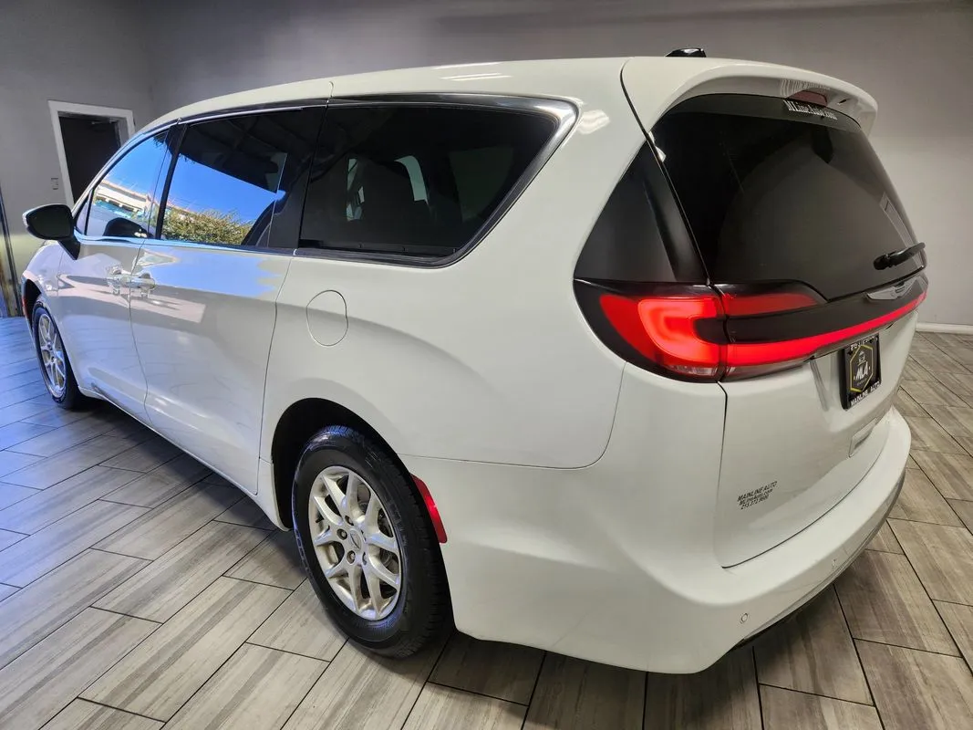 Another view of 2023 Chrysler Pacifica Touring L for sale in Philadelphia, PA at Torresdale Ave