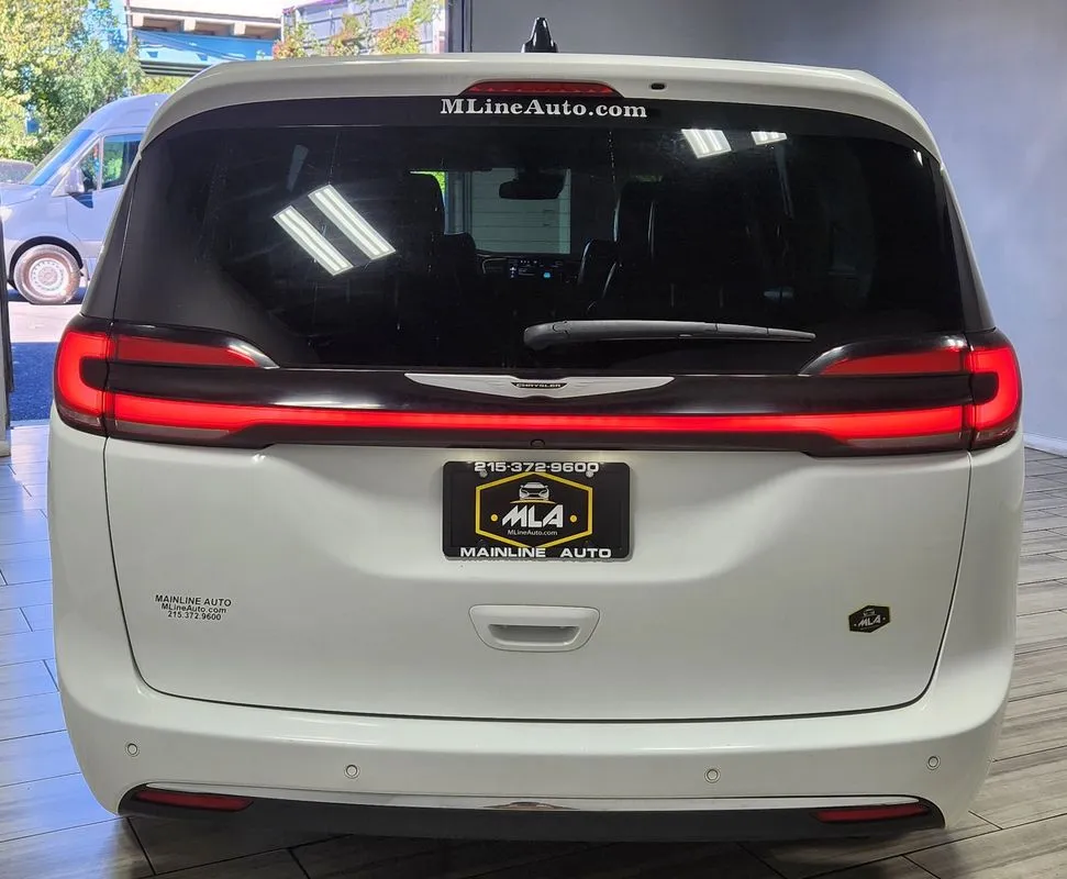 More photos of 2023 Chrysler Pacifica Touring L at Torresdale Ave, PA