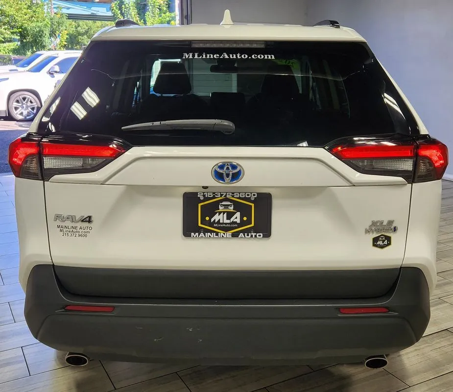 More photos of 2021 Toyota RAV4 Hybrid XLE at Torresdale Ave, PA