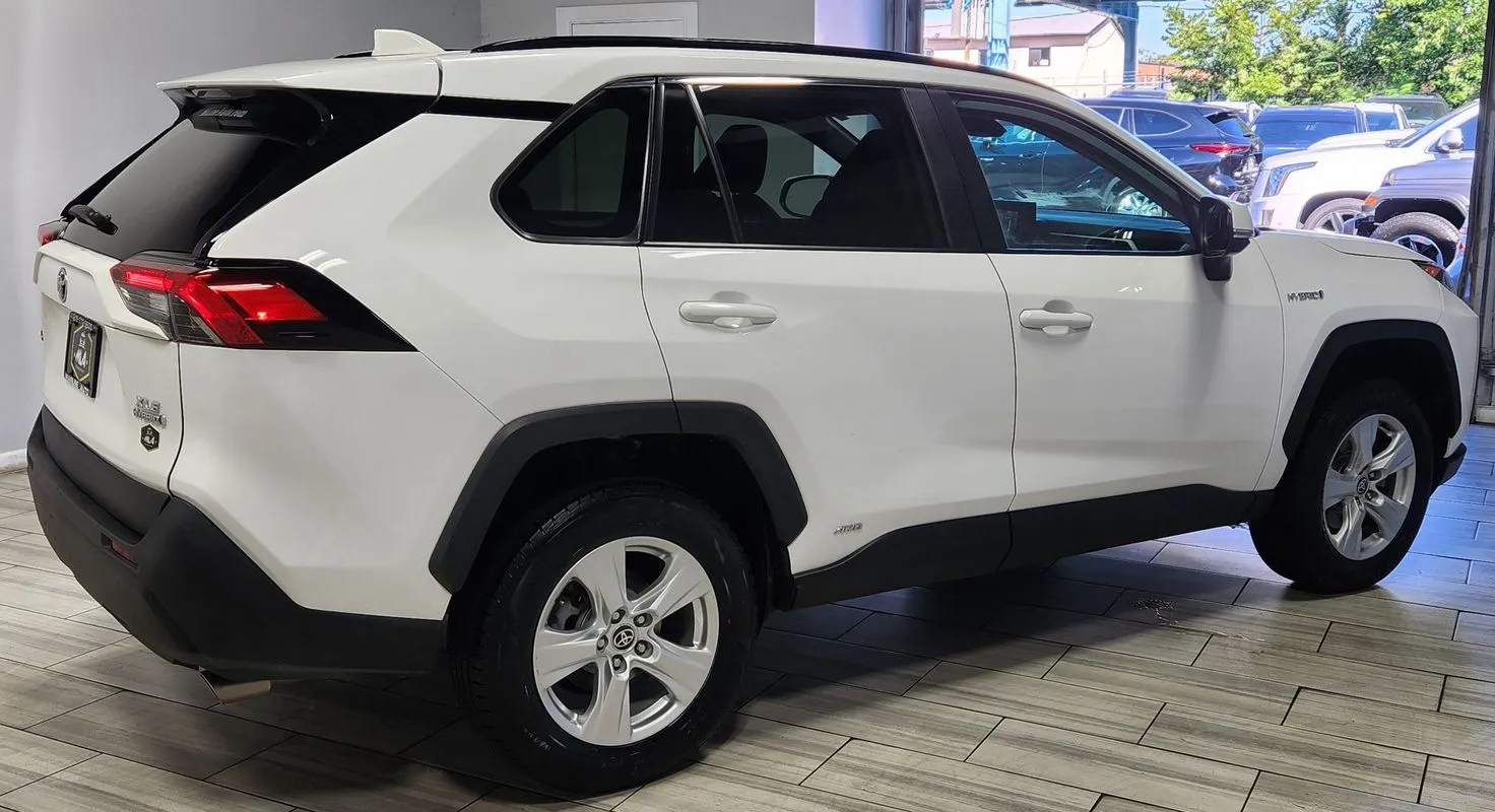 More photos of 2021 Toyota RAV4 Hybrid XLE at Torresdale Ave, PA