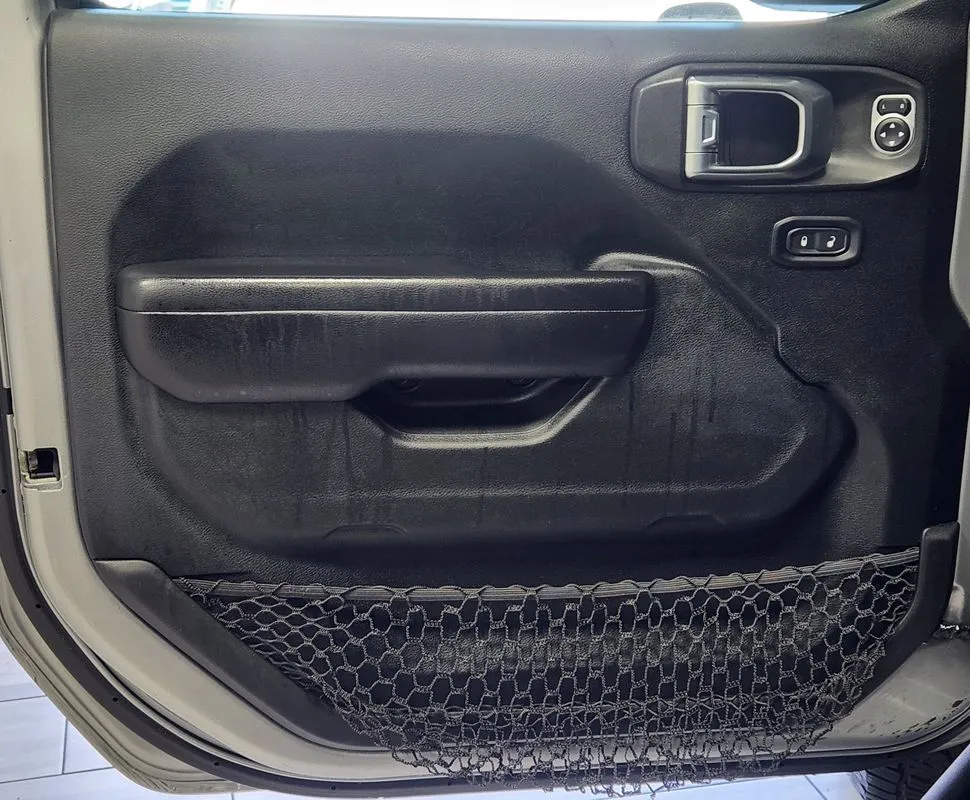 Jeep Wrangler photo 10