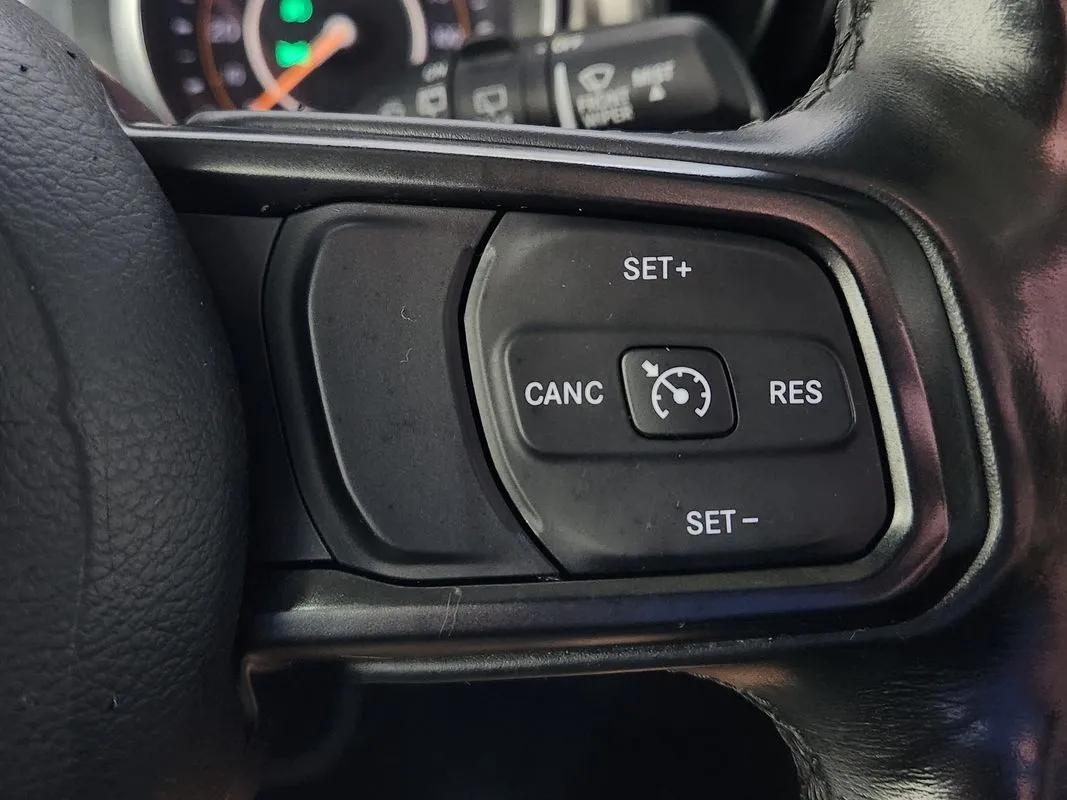 Jeep Wrangler photo 16