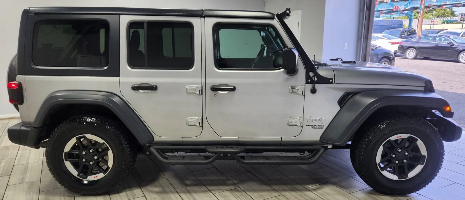 Jeep Wrangler photo 6