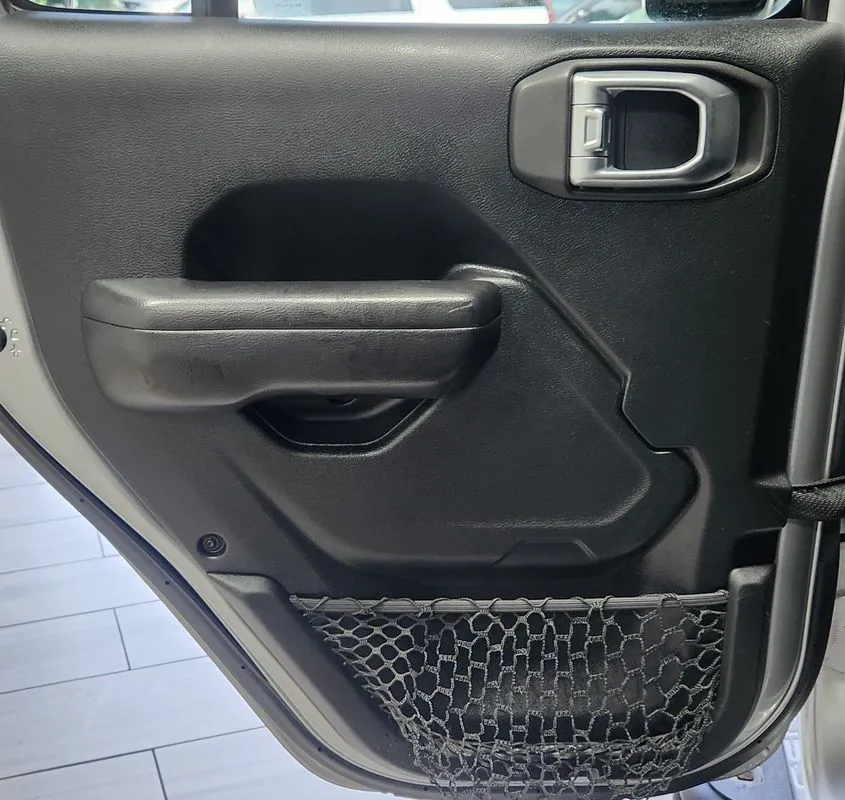 Jeep Wrangler photo 12