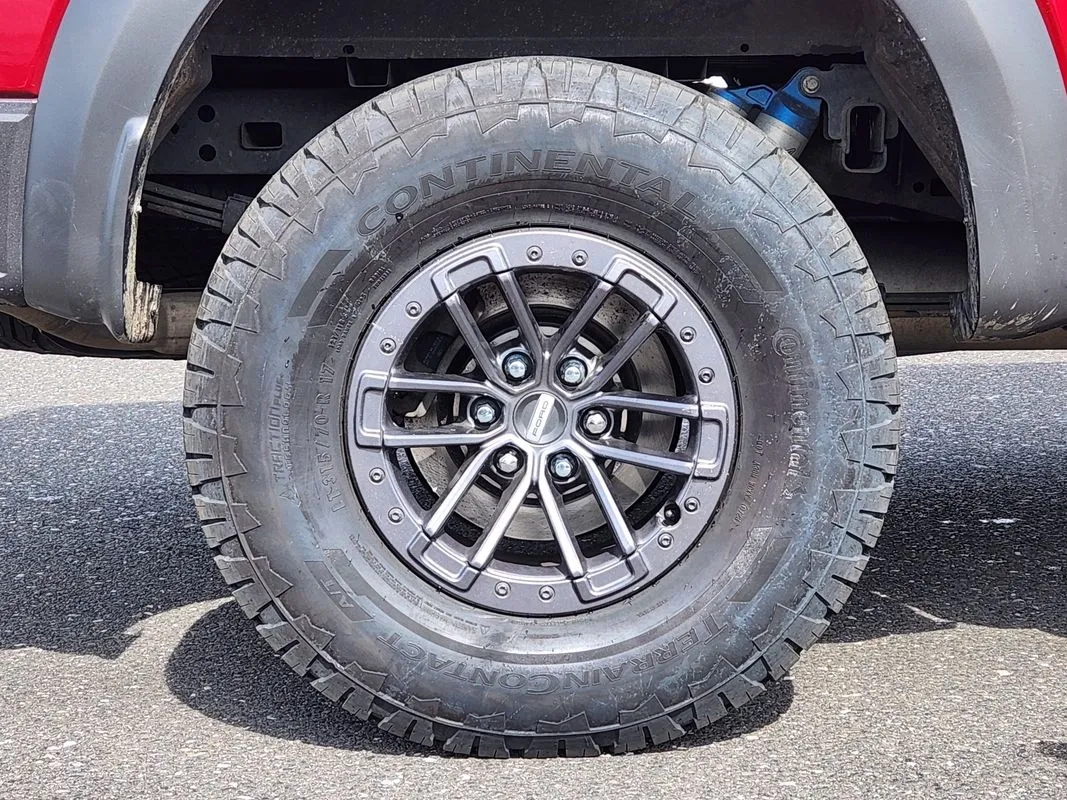 Ford F-150 photo 9