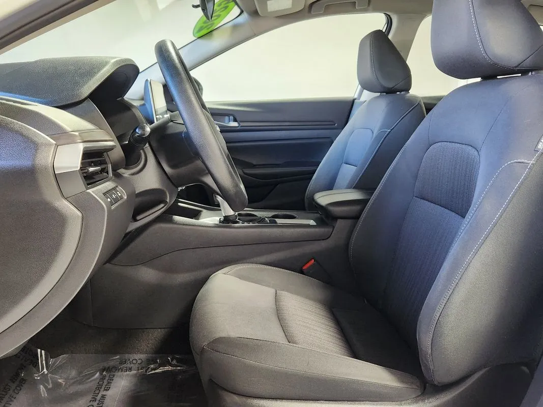 Nissan Altima photo 11