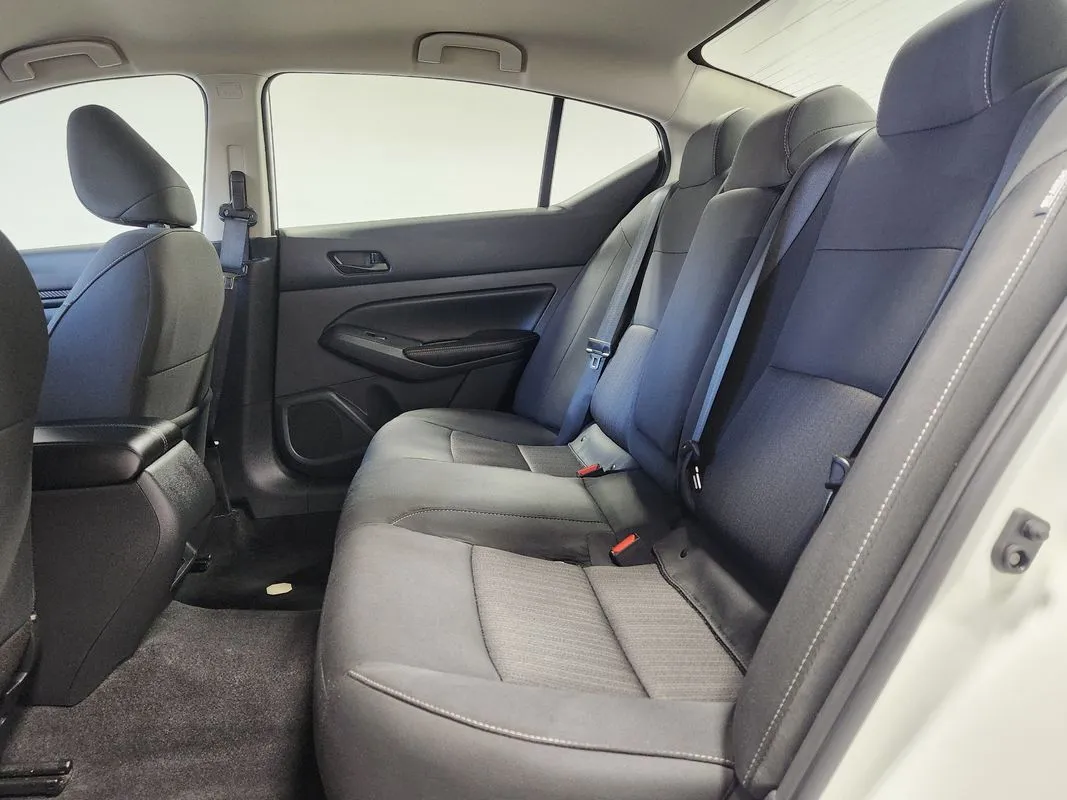 Nissan Altima photo 13