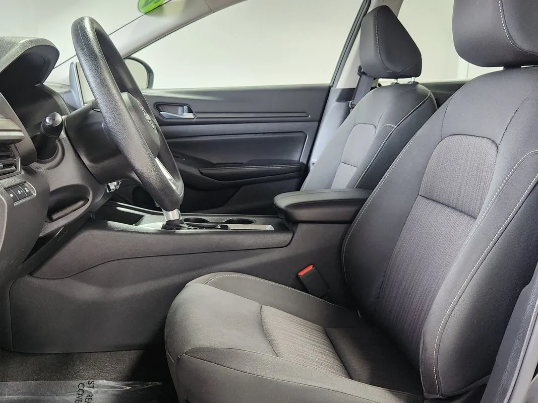 Nissan Altima photo 11