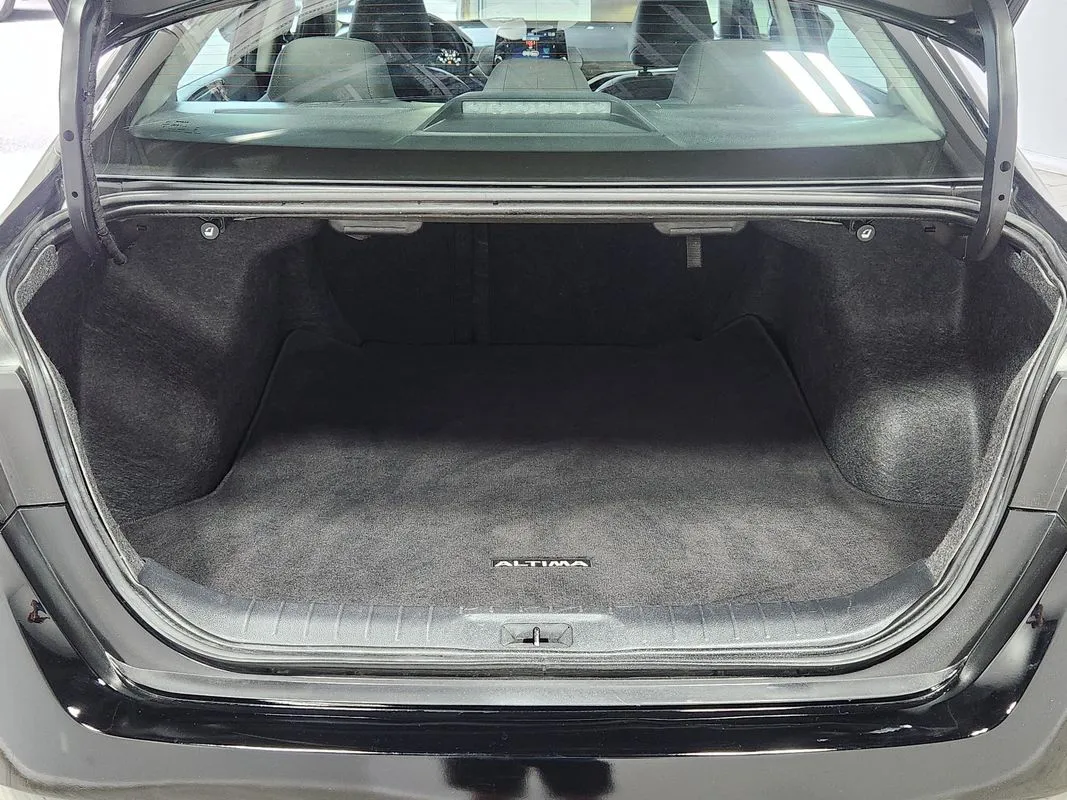 Nissan Altima photo 14